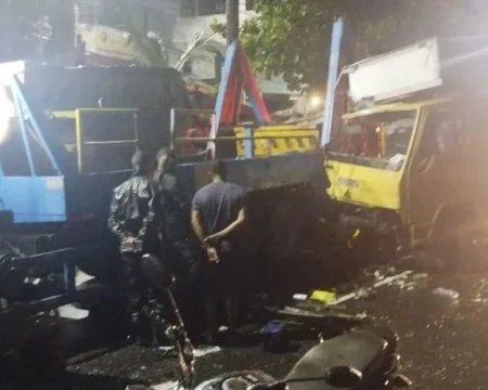 Agente da Limpurb morre na Garibaldi após caminhão desgovernado atingir veículo de coleta