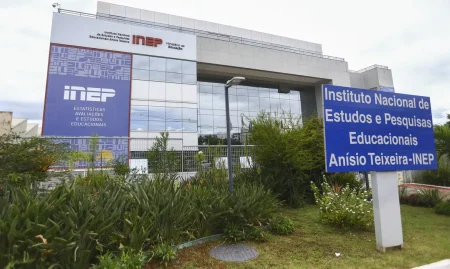 MEC prorroga prazo para pedido de isenção da taxa do Enem 2026