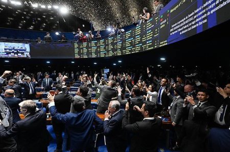 Oposição celebra rejeição de Jorge Messias ao STF; veja