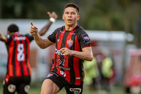 Jogador do Vitória declara apoio a deputado bolsonarista: “Venceremos”