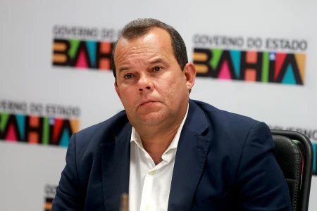 Geraldo Jr. alfineta prefeitura de Salvador: “BRT que não leva a lugar nenhum… Maternidade portas fechadas.“