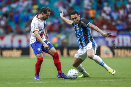 Bahia empata com o Grêmio na Fonte Nova e amplia sequência sem triunfos no Brasileirão