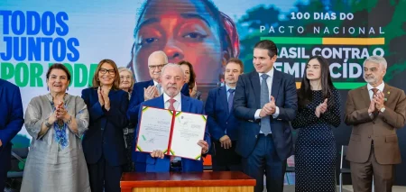 Lula assina decretos que mudam regras para big techs no Brasil
