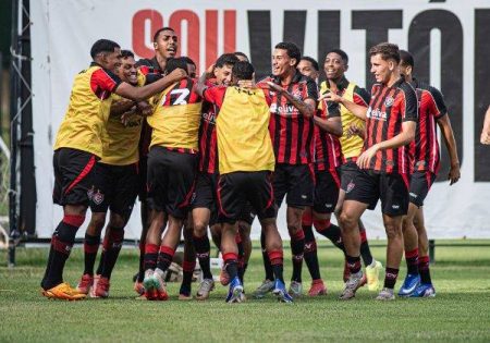 Vitória bate Grêmio no fim e chega ao sexto jogo de invencibilidade no Brasileiro Sub-20