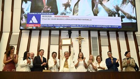 Astrid Fontenelle recebe título de Cidadã Baiana na ALBA