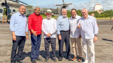 Lula cumpre agenda em Camaçari para entrega de moradias e retomada da Fafen