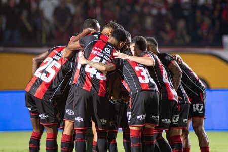 Vitória terá retornos importantes para duelo contra o Santos