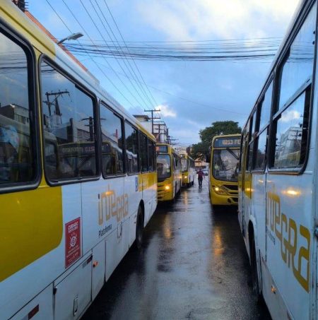 Rodoviários param hoje (7) em Salvador e 50% da frota não roda até as 8h