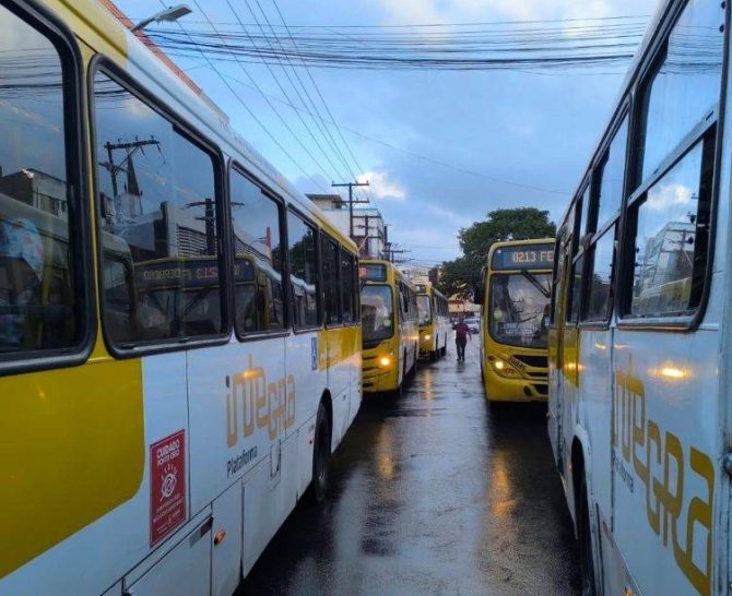 Rodoviários param hoje (7) em Salvador e 50% da frota não roda até as 8h