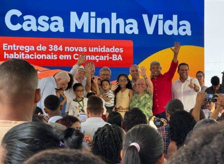 Em visita à Bahia, Lula cita prisão e defende legado dos governos do PT