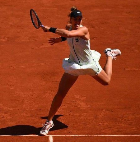 Bia Haddad leva virada da número 105 do mundo e cai na estreia de Roland Garros