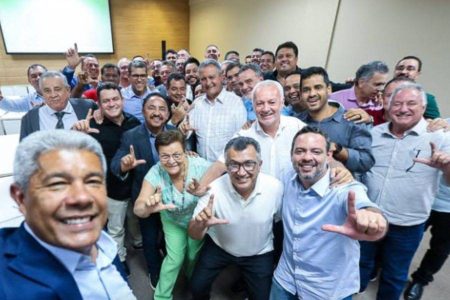Prefeitos do norte da Bahia se reúnem e reforçam apoio ao grupo governista