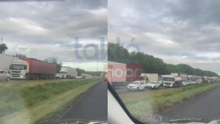 Congestionamento é registrado na BR-324, próximo a Amélia Rodrigues