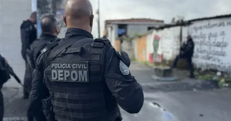 Polícia apreende submetralhadora e munições em horta na Vila Laura