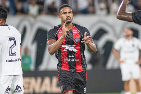 Vitória vence ABC em Natal e garante vaga na final da Copa do Nordeste contra o Fortaleza