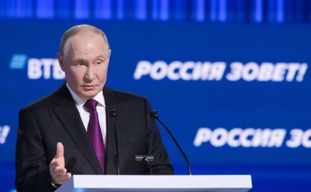 Putin anuncia cessar-fogo de 24 horas na Ucrânia após influência de Trump