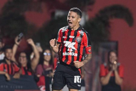 Vitória consegue efeito suspensivo e Erick está liberado para enfrentar o Coritiba