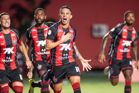 Vitória arranca classificação heroica contra o Flamengo e vai às oitavas da Copa do Brasil