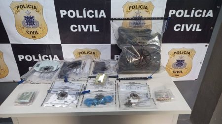 Dupla é presa por tráfico durante operação em área turística de Salvador