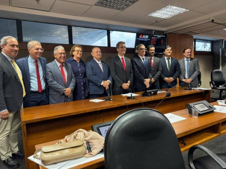 Sem resistência: CCJ aprova indicação de Adolfo Menezes ao TCM
