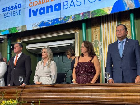 Ivana Bastos recebe título de cidadã soteropolitana na Câmara de Salvador