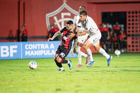 Vitória goleia o ABC e abre vantagem na semifinal da Copa do Nordeste