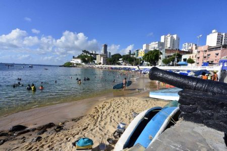 Salvador restringe circulação de lanchas e motos aquáticas no Porto da Barra