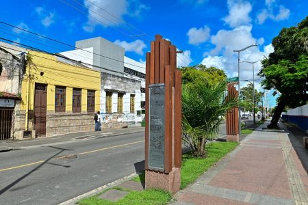Vandalismo destrói obras do Caminho da Fé e Prefeitura gasta R$ 200 mil em restauração em Salvador