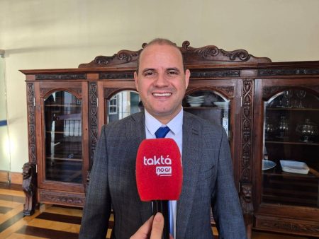 Randerson Leal ameaça mudar lei após demora para ampliar motofaixas em Salvador
