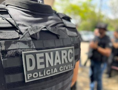 Cerca de uma tonelada de drogas é incinerada pela Polícia Civil em operação na Bahia