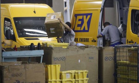 Fim da “taxa das blusinhas”: Lula zera imposto federal sobre compras internacionais de até US$ 50