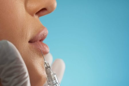 Produto usado para aumentar glúteos e remodelar o rosto é proibido pelo CFM