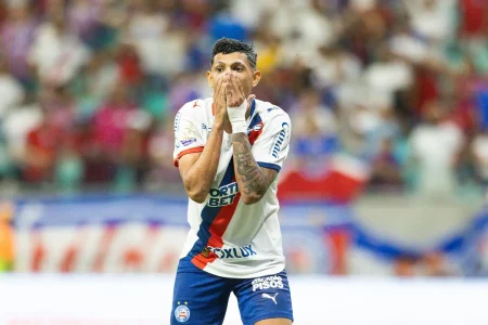 Sob vaias em casa, Bahia cede virada ao Cruzeiro e frustra torcida