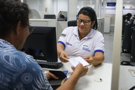 Trabalhador baiano tem mais emprego, mas ainda enfrenta baixa renda e informalidade