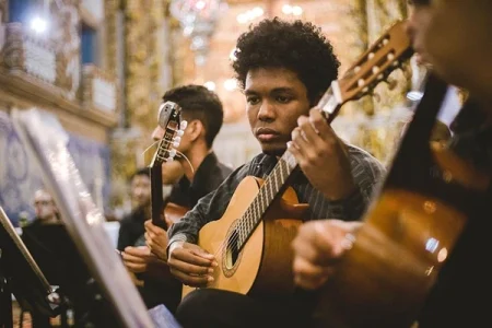 Estação de Metrô recebe concerto gratuito do NEOJIBA nesta terça-feira (12)