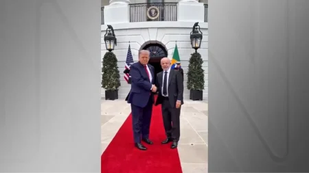 VÍDEO: Lula e Trump reúnem-se na Casa Branca para negociações