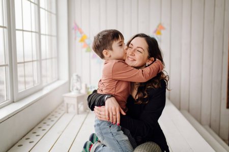 Presentes mais caros? Pesquisa revela como os brasileiros vão comprar no Dia das Mães