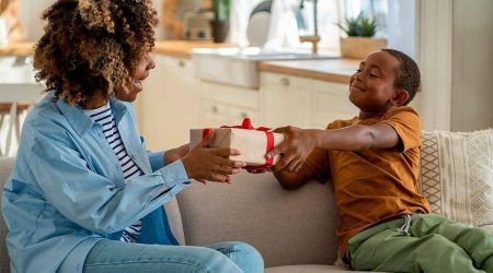 Presentes mais caros? Pesquisa revela como os brasileiros vão comprar no Dia das Mães