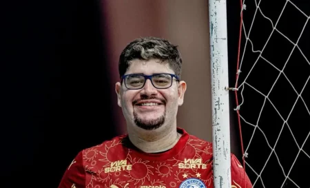 Esporte Clube Bahia denuncia e polícia prende fotógrafo por pornografia infantil