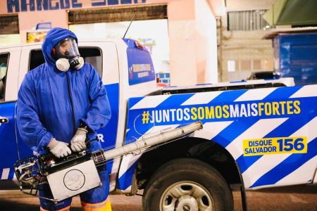 Prefeitura de Salvador inicia nova etapa de aplicação de fumacê contra a dengue em 13 bairros
