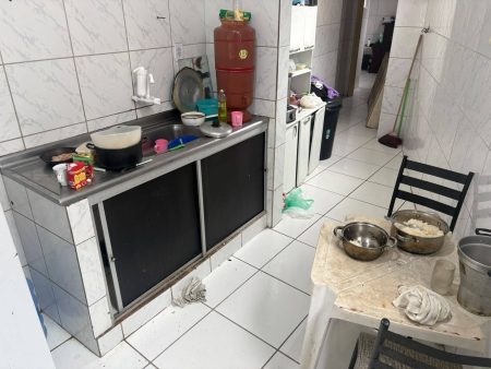 Polícia resgata cinco idosos em abrigo clandestino e prende mulher em Salvador