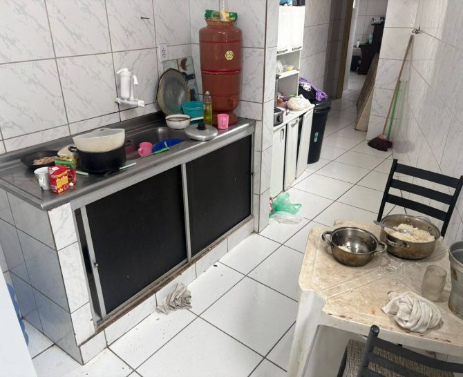 Polícia resgata cinco idosos em abrigo clandestino e prende mulher em Salvador