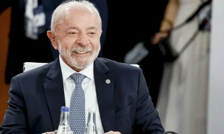 “Block para o jogo ilegal”: Lula assina decreto para bloquear dinheiro de bets irregulares