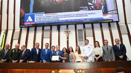 Presidente da Fecomércio-BA recebe Comenda 2 de Julho na ALBA