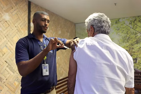 Salvador libera vacina da gripe para toda a população a partir desta segunda (1º)