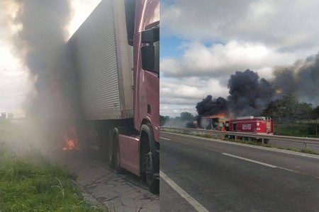 Carreta pega fogo e provoca interdição parcial da BR-116 na Bahia