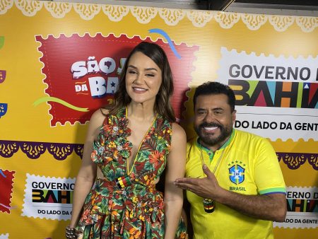 “Nossas canções atravessam o tempo”, diz Adma Andrade após show no Pelourinho