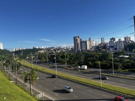 Salvador avança em estratégias para enfrentar ondas de calor e mudanças climáticas