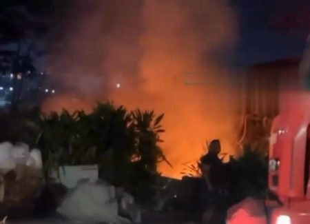 Queima de fogos durante partida do Brasil causa incêndio em residência na Bahia