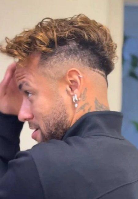 Neymar muda o visual para a Copa do Mundo e foca em recuperação nos Estados Unidos